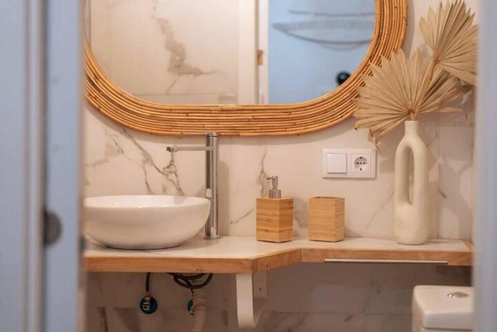 Apartamento A Estrenar En Calle Alcazares Sevilla Exteriör bild