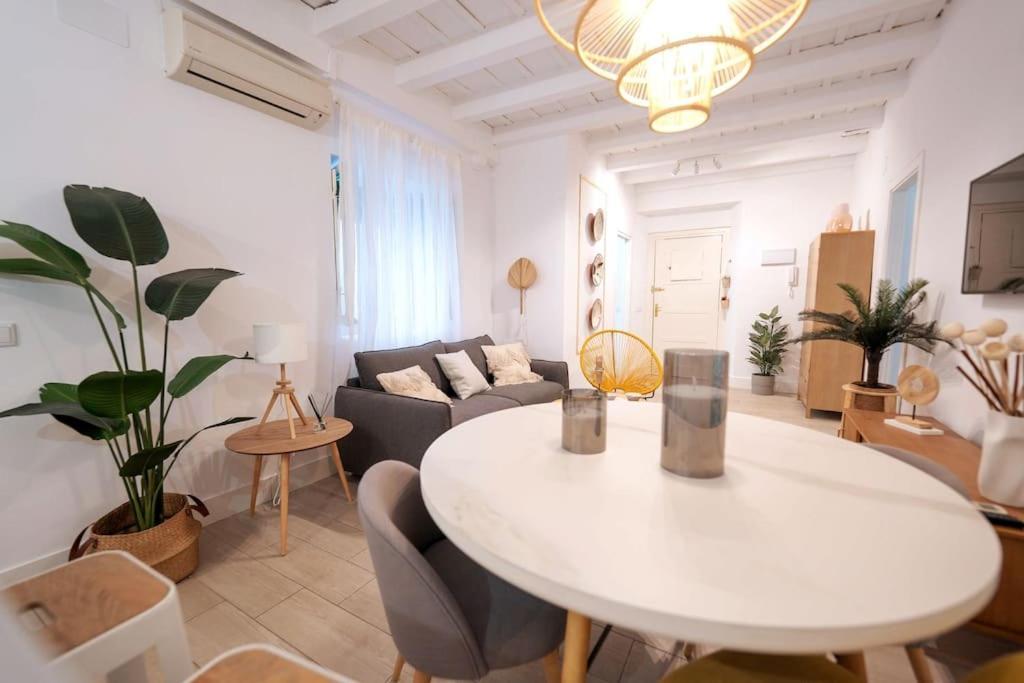 Apartamento A Estrenar En Calle Alcazares Sevilla Exteriör bild